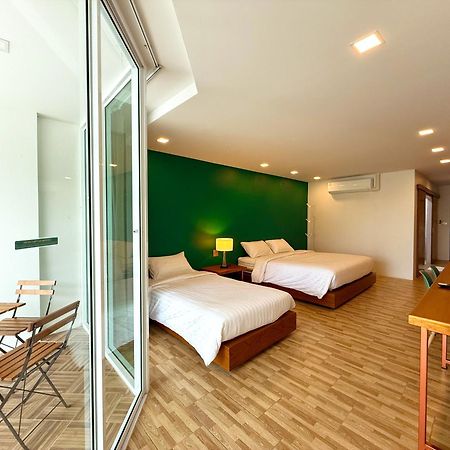 Plernpetch Hotel Сурат Тхани Екстериор снимка