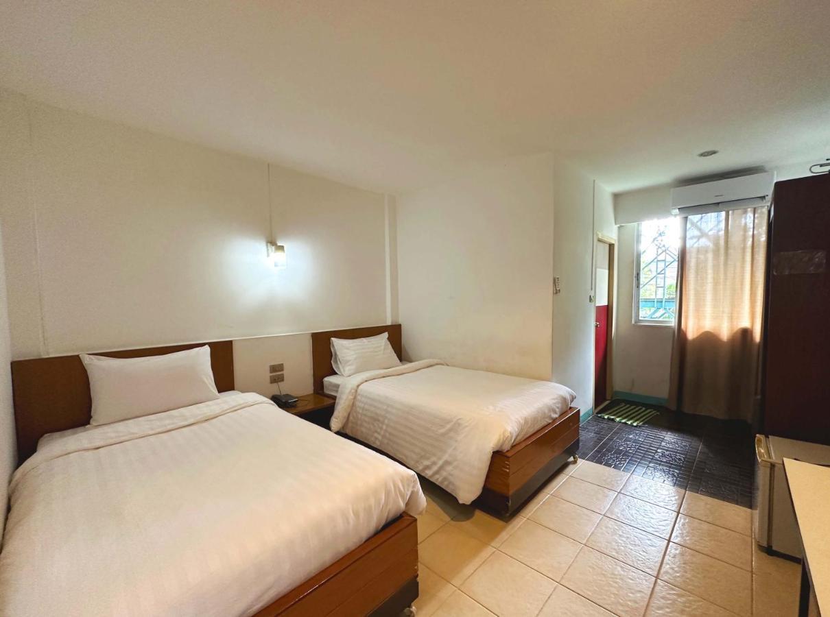 Plernpetch Hotel Сурат Тхани Екстериор снимка