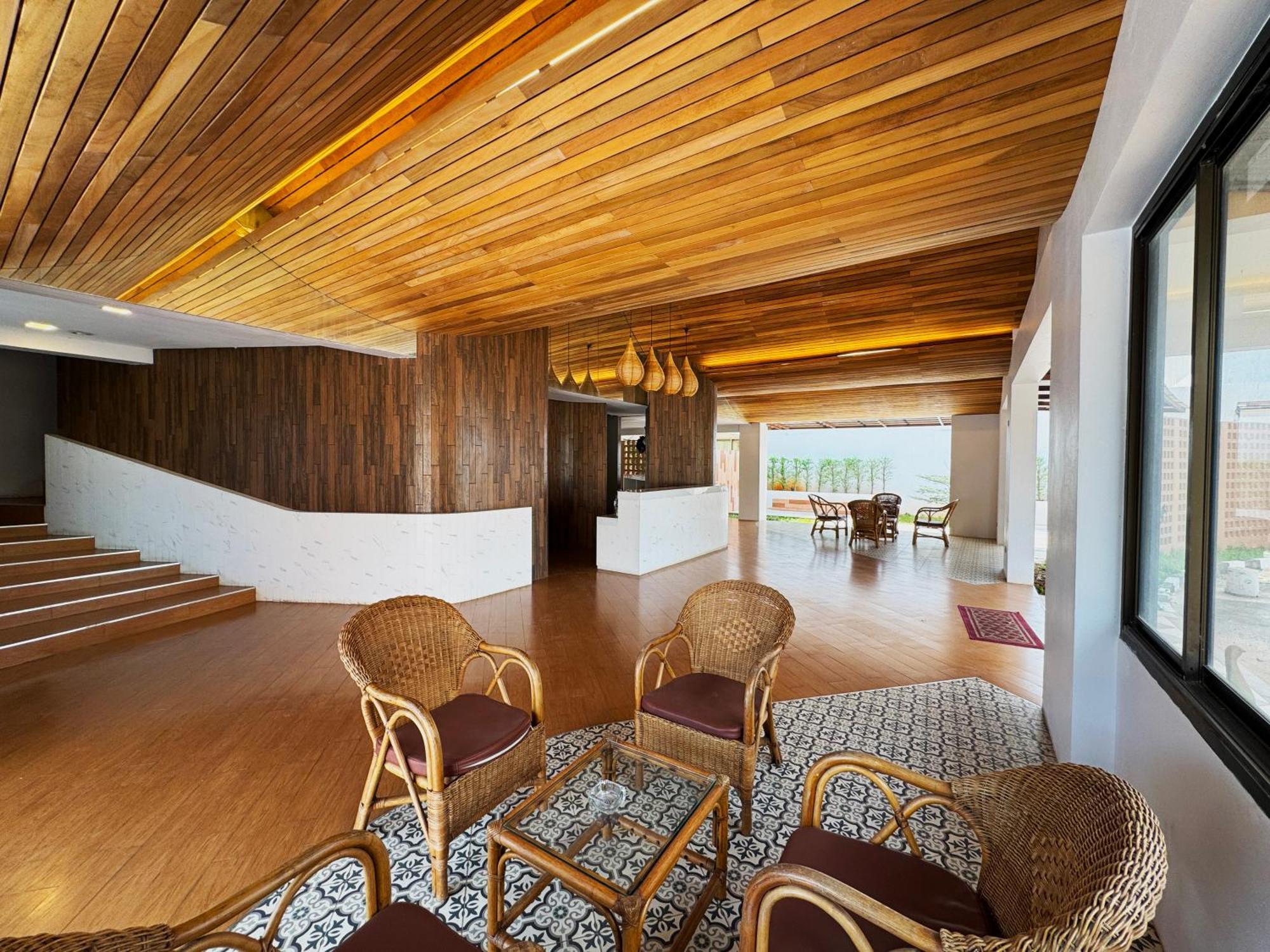 Plernpetch Hotel Сурат Тхани Екстериор снимка
