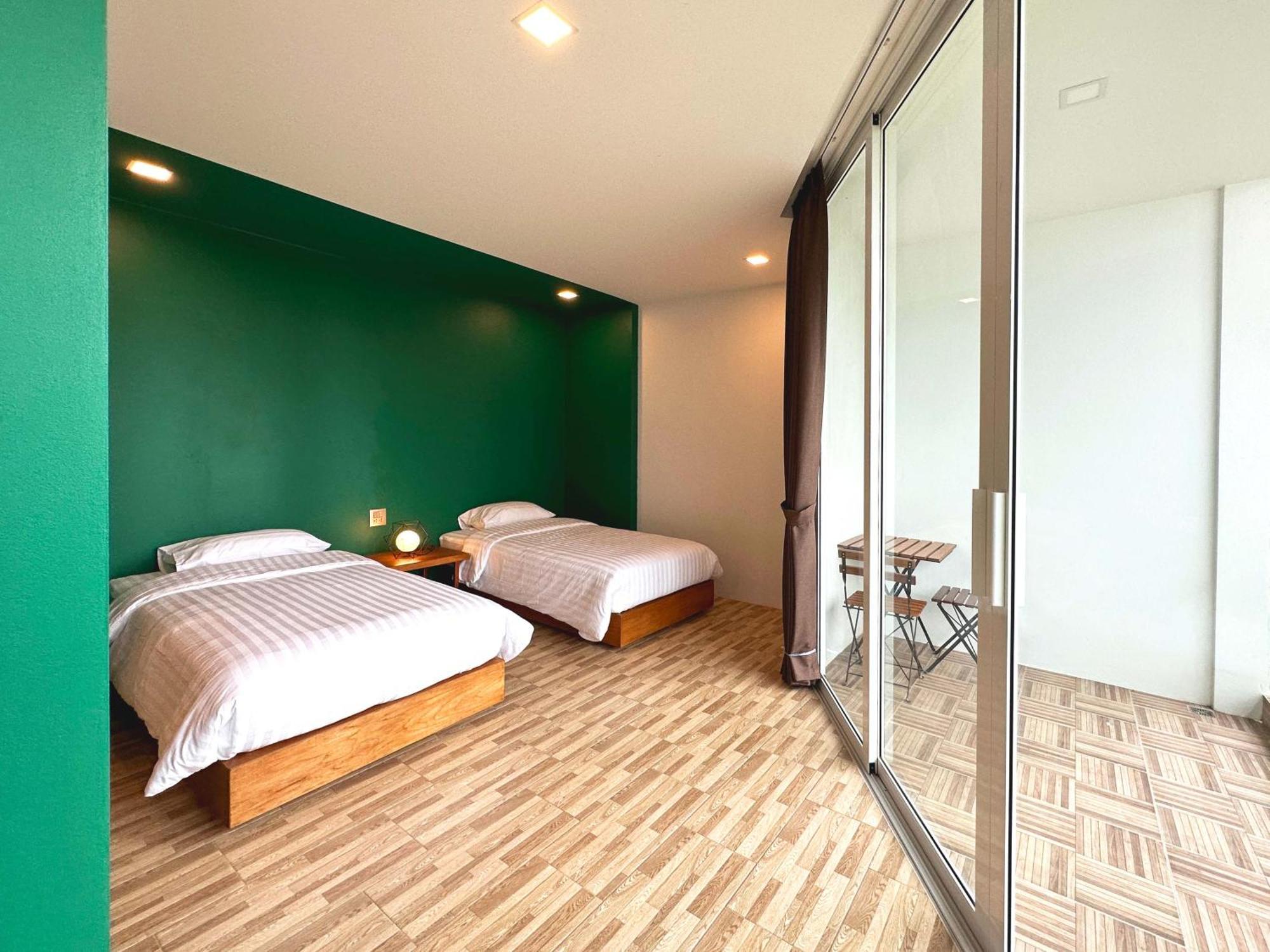 Plernpetch Hotel Сурат Тхани Екстериор снимка