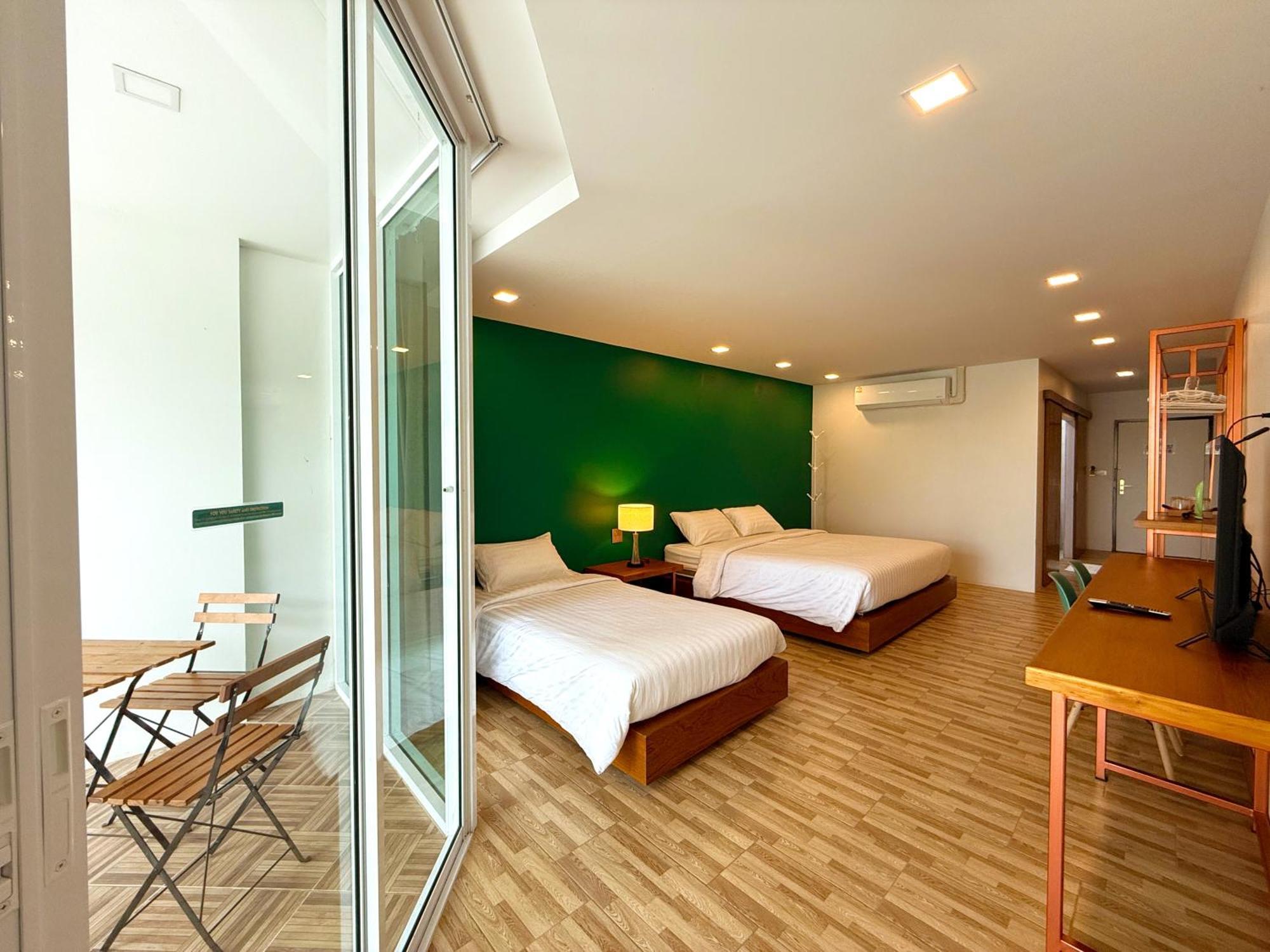 Plernpetch Hotel Сурат Тхани Екстериор снимка