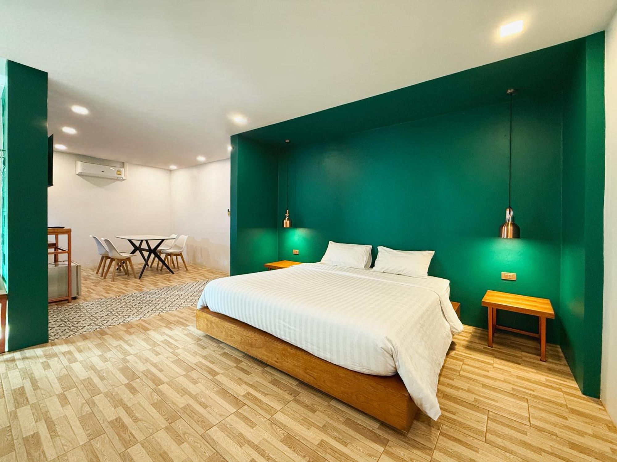 Plernpetch Hotel Сурат Тхани Екстериор снимка